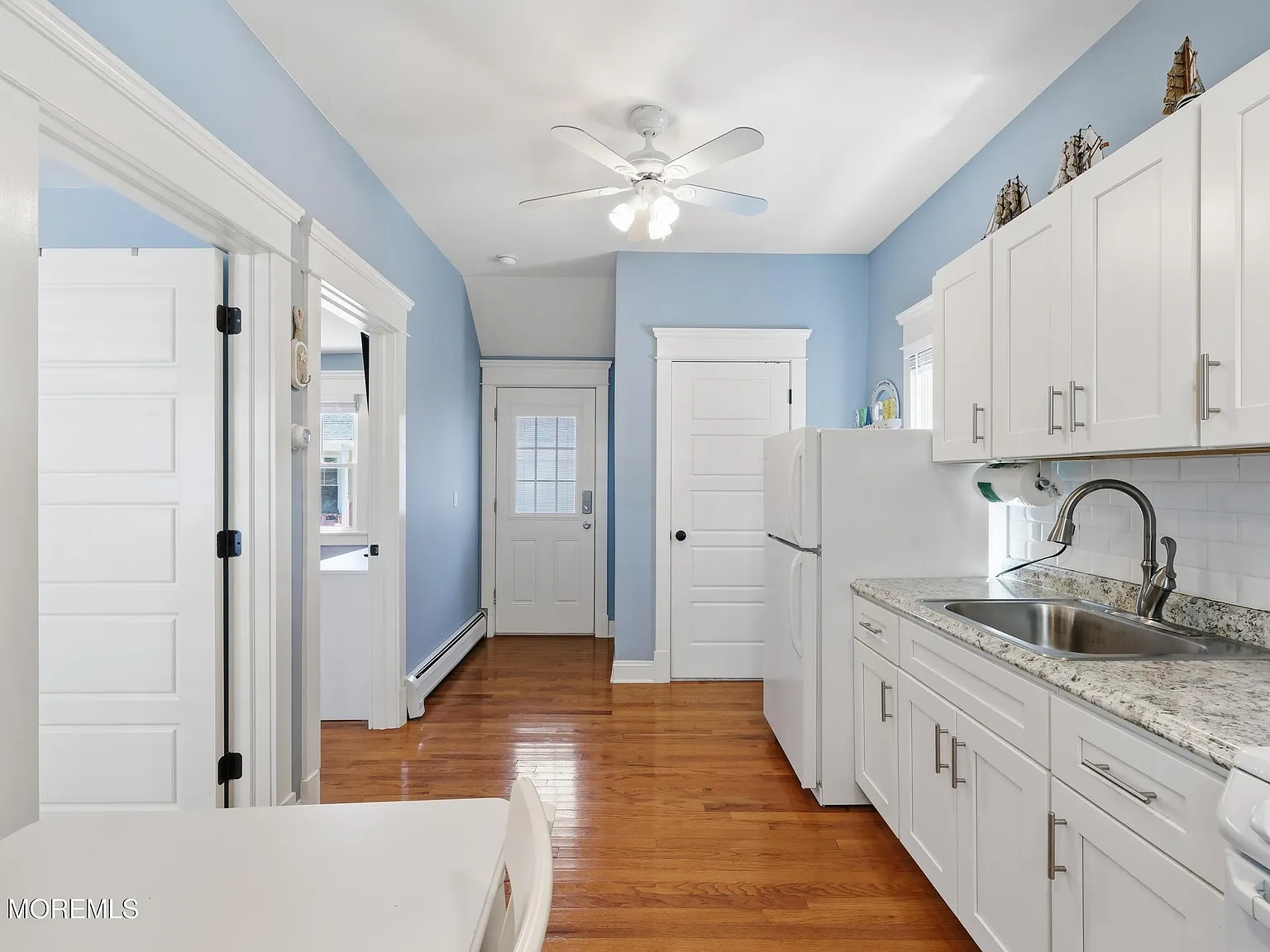 2 bed, 819 sqft, $2,750 — Photo 3