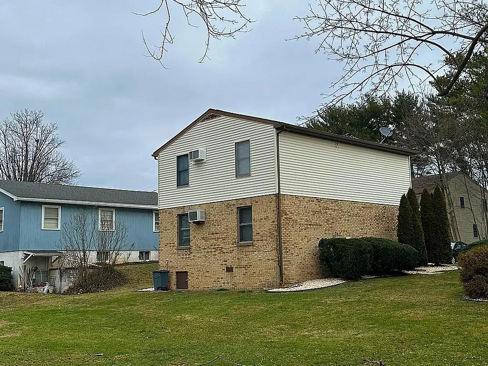 1st image of 1551 Crest View Ave #2