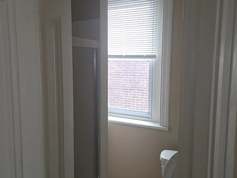1007 Hyatt St — Photo 18