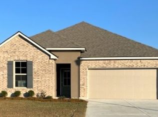 34274 Garnet Lake Dr, Walker, LA 70785