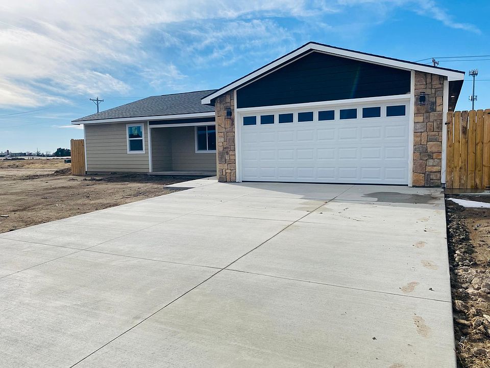 2nd image of 321 Rowland Cir