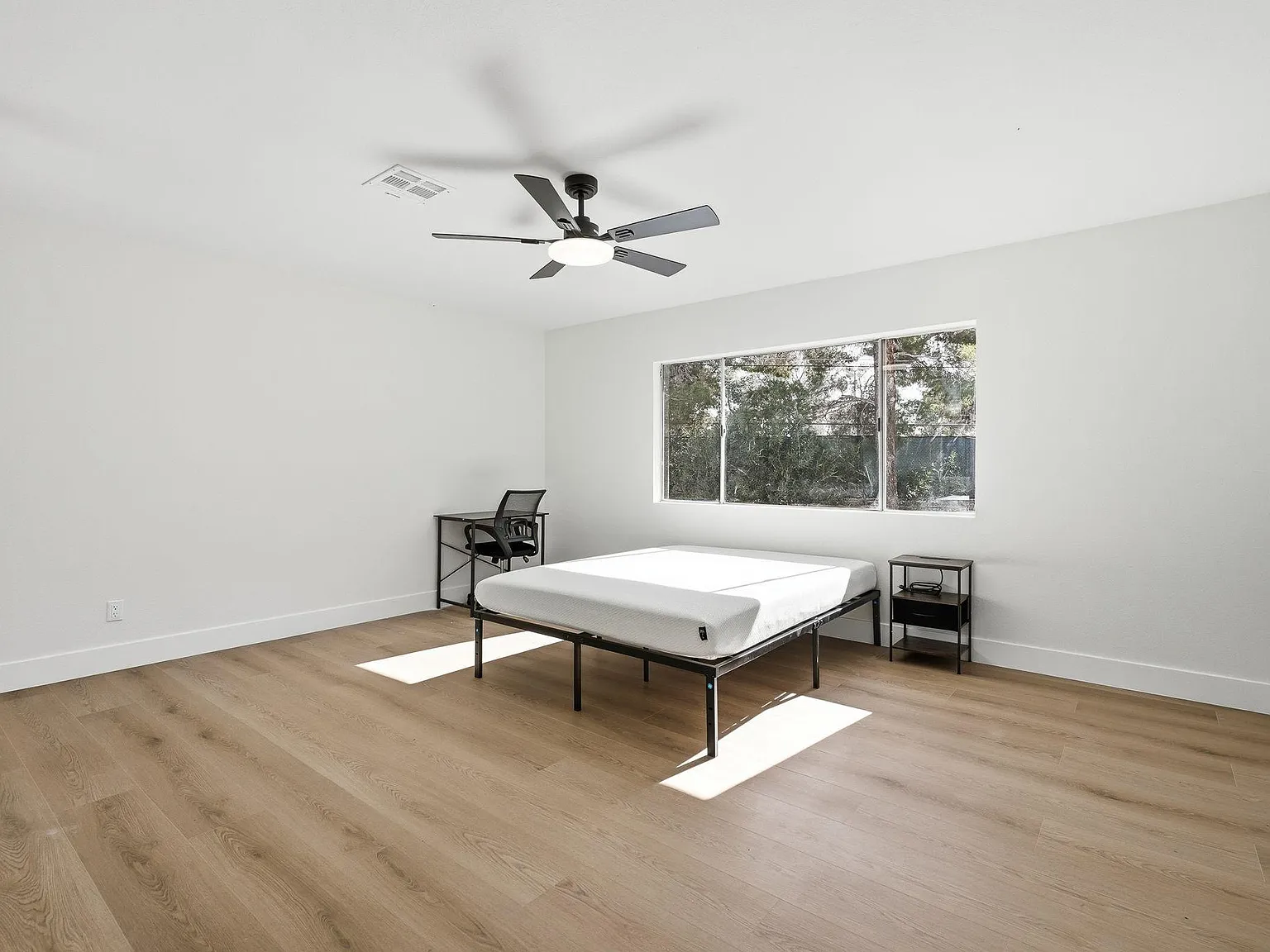 4 bed, 2.0 bath, 1500 sqft, $1,027 — Photo 2