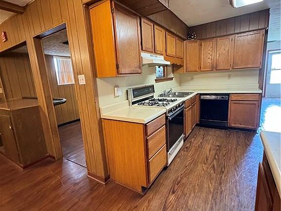 2nd image of 1774 Pace Blvd