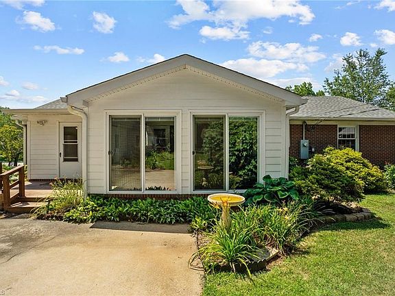 4th image of 2806 W Cornwallis Dr