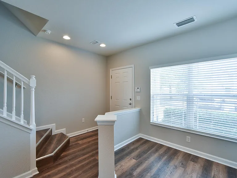 4490 SW 49th Ave — Photo 4