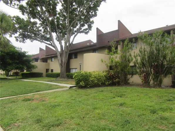 875 S Village Dr N APT 101, Saint Petersburg, FL 33716