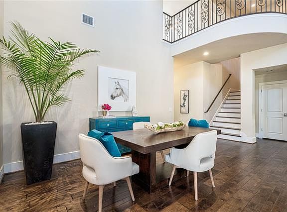 4th image of 4501 Westlake Dr APT 27