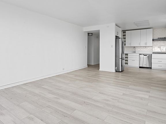 3rd image of 3950 N Lake Shore Dr APT 2011