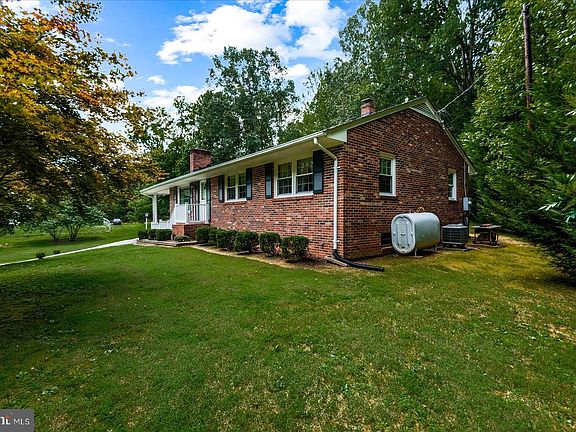 3rd image of 8420 Robert E Lee Dr