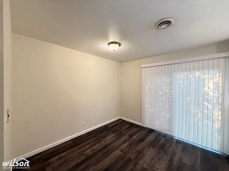 1525 Browne Ave — Photo 4
