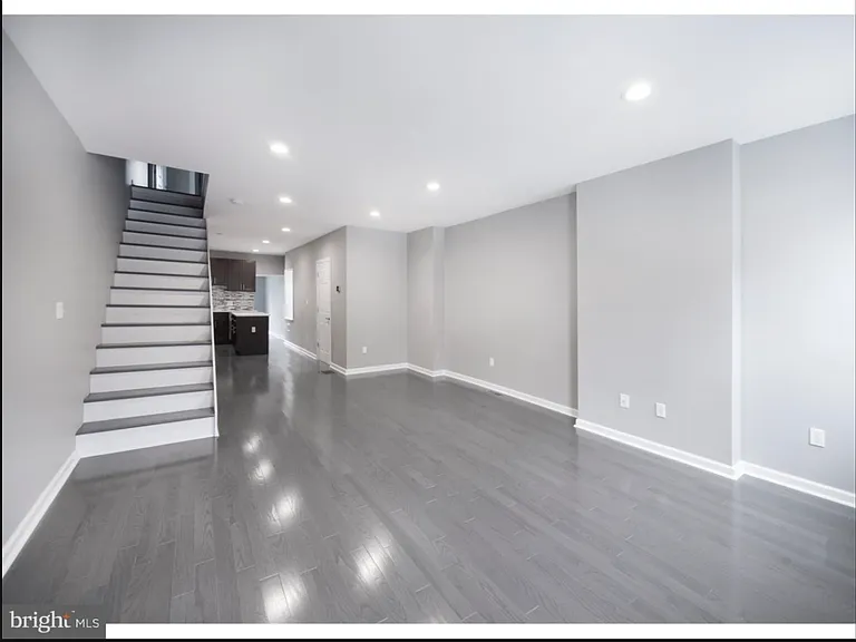 2220 Ellsworth St — Photo 3