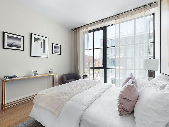 4th image of 2218 Jackson Ave Unit Penthouse 10