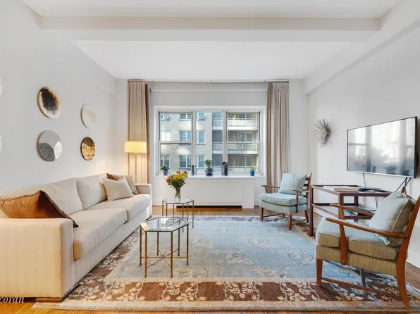 400 East 52nd Street image 1 of 9