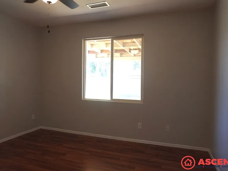 9305 Foxglen Ct — Photo 12