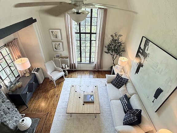 2nd image of 2425 1/2 Cheremoya Ave #2425-1/2