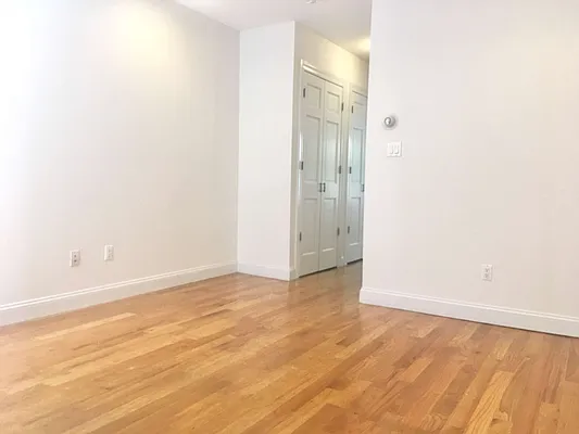 Rented by Premier Metro Realty Corp | media 3