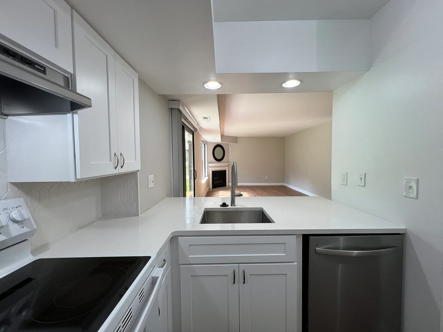 275 Briarcrest Dr — Photo 1