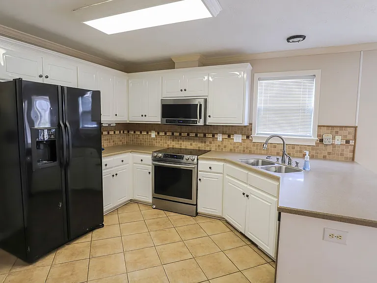 408 Bristol Rd — Photo 21