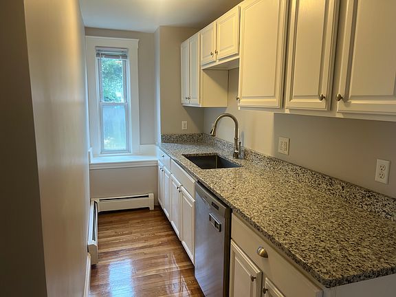 5th image of 100 Loring Ave APT 2