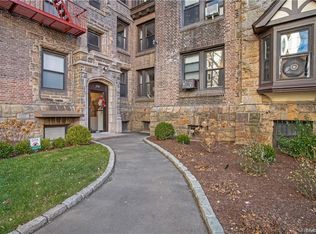 254 Martine Ave APT 1C, White Plains, NY 10601