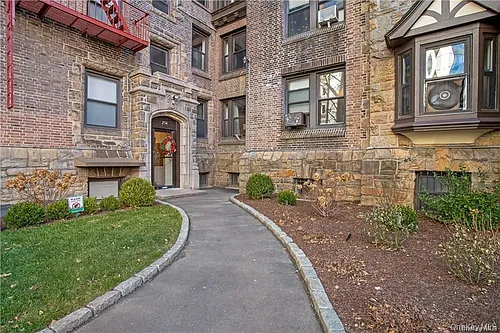 254 Martine Ave #1C Photo 1 254 Martine Ave #1C Photo 1