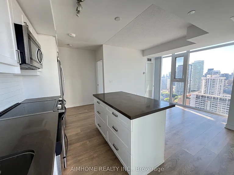 50 Wellesley St E #3210 — Photo 5