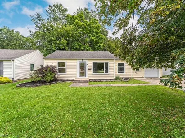 5967 Fitch Rd, North Olmsted, OH 44070