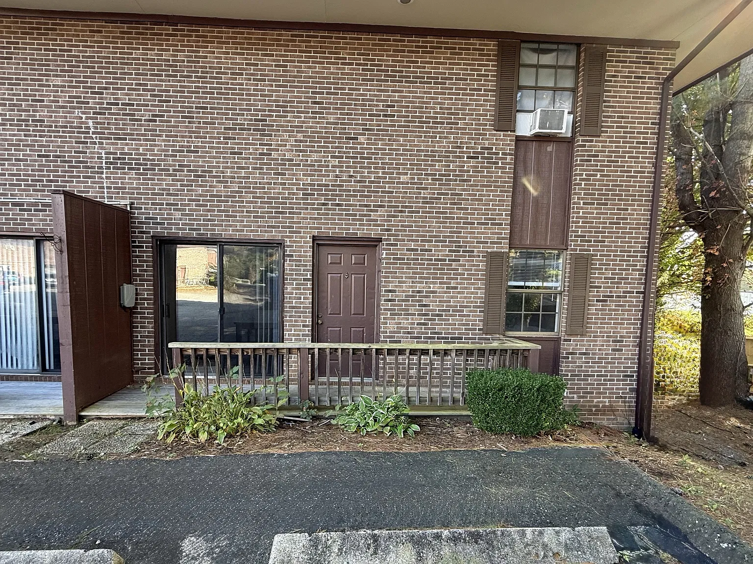 102 McConnell Street - 101 — Photo 2