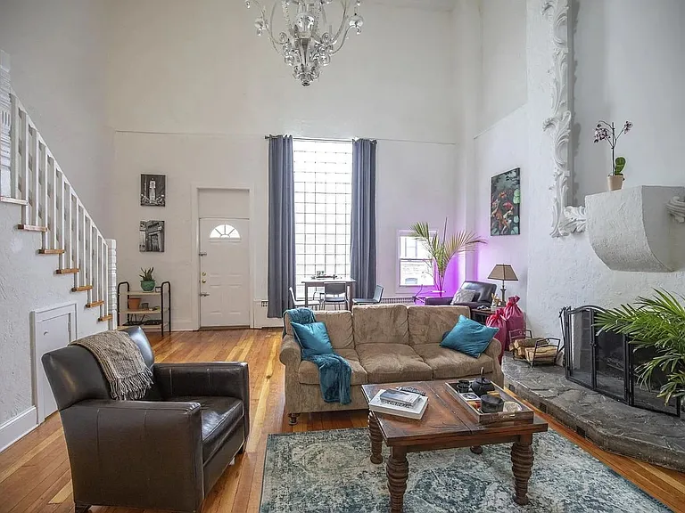 2052 N Halsted St — Photo 1