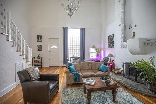 2052 N Halsted St Photo 1
