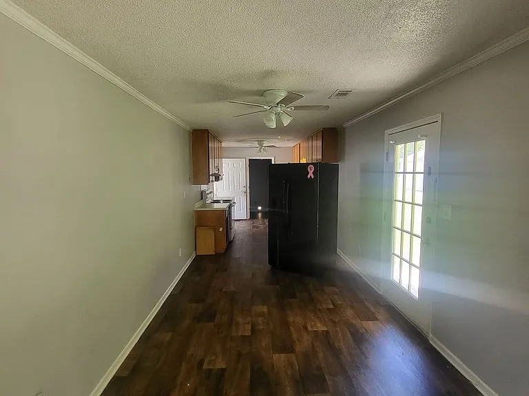 710 Macey St — Photo 3