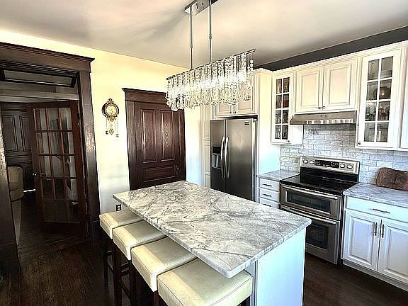 2nd image of 207 5th St