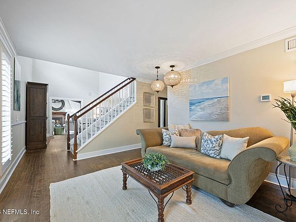 5th image of 212 33RD Avenue S