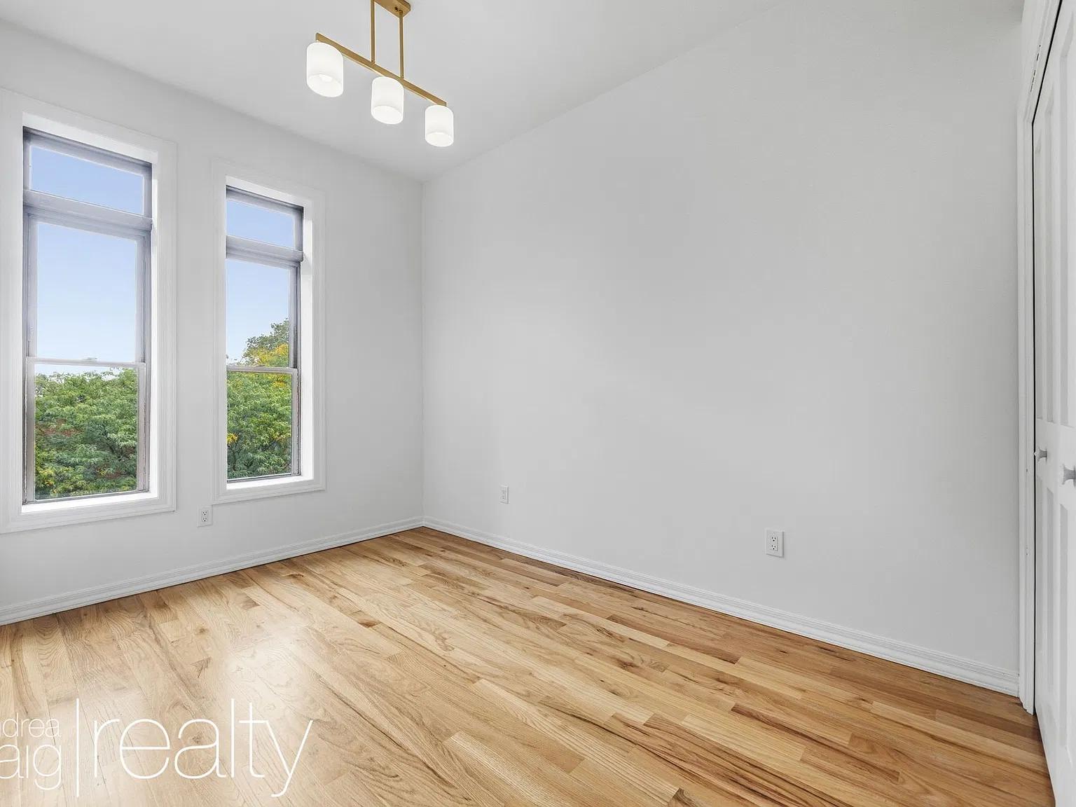 400 Washington Avenue — Photo 3