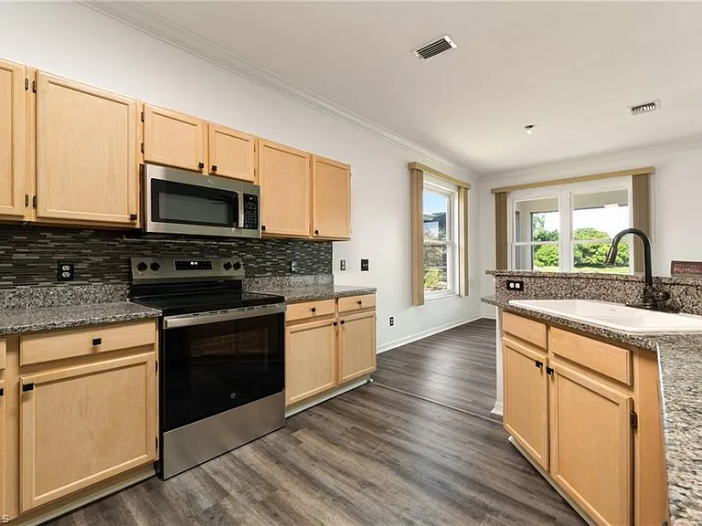 223 Stanhope Cir — Photo 12