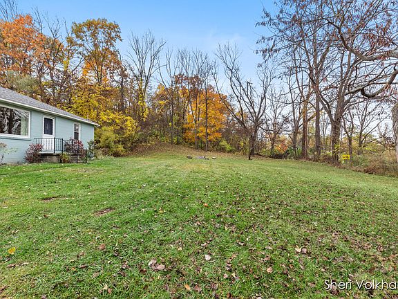 4th image of 2679 Grand River Dr NE
