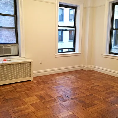 Rented by Metropolitan Equities | media 18