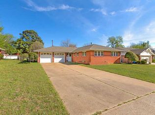 209 Country Club Cir, Midwest City, OK 73110