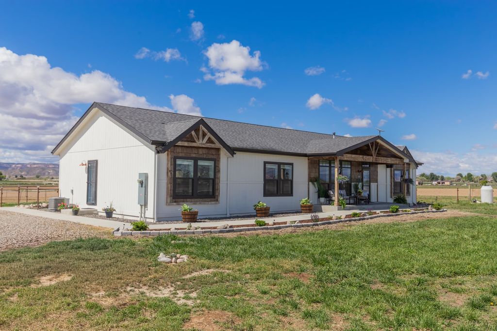 1339 O'1/2 Rd, Loma, CO - View 4