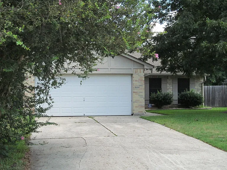 23822 Lestergate Dr — Photo 3
