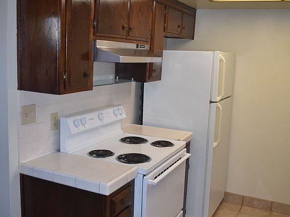 4th image of 2341 N Marine Ave