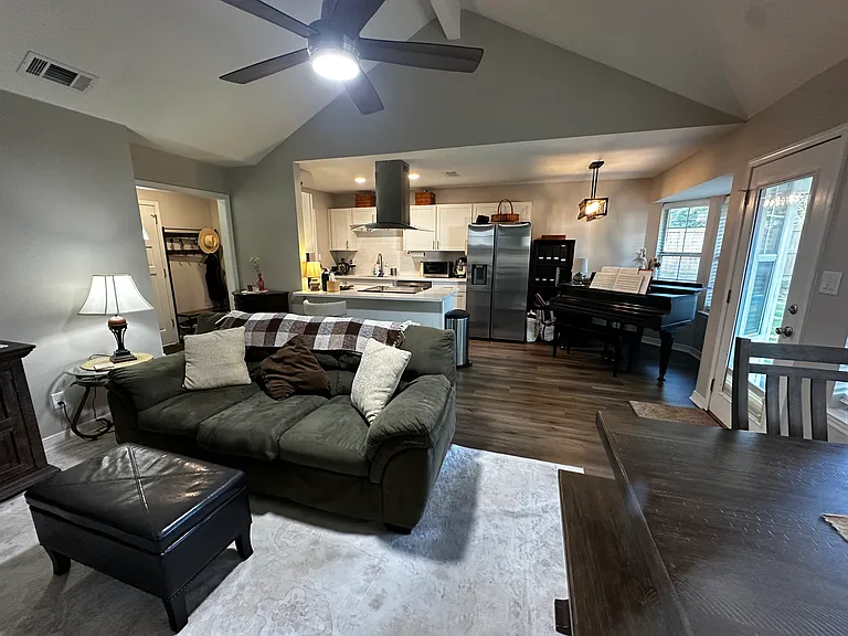 111 Shiloh Dr — Photo 4