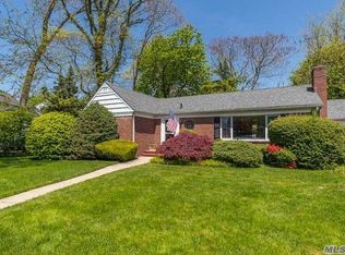47 Westminster Rd, Rockville Centre, NY 11570