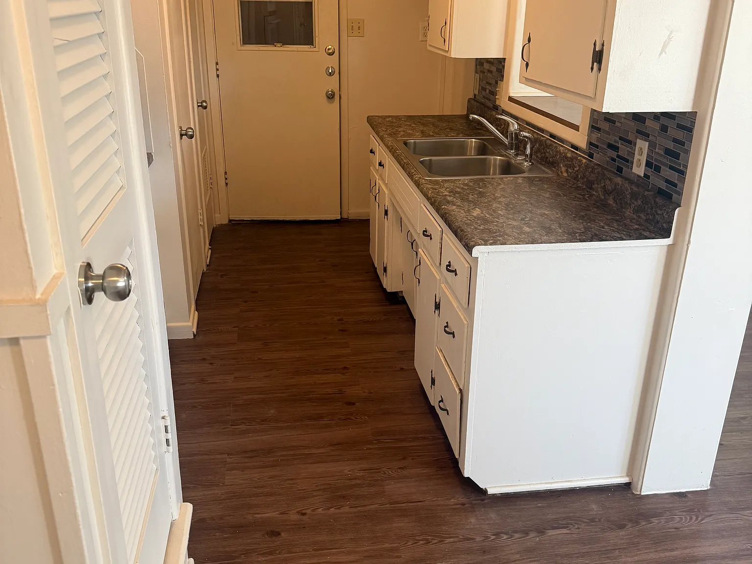 3 bed, 1.5 bath, 1311 sqft, $1,400 — Photo 4