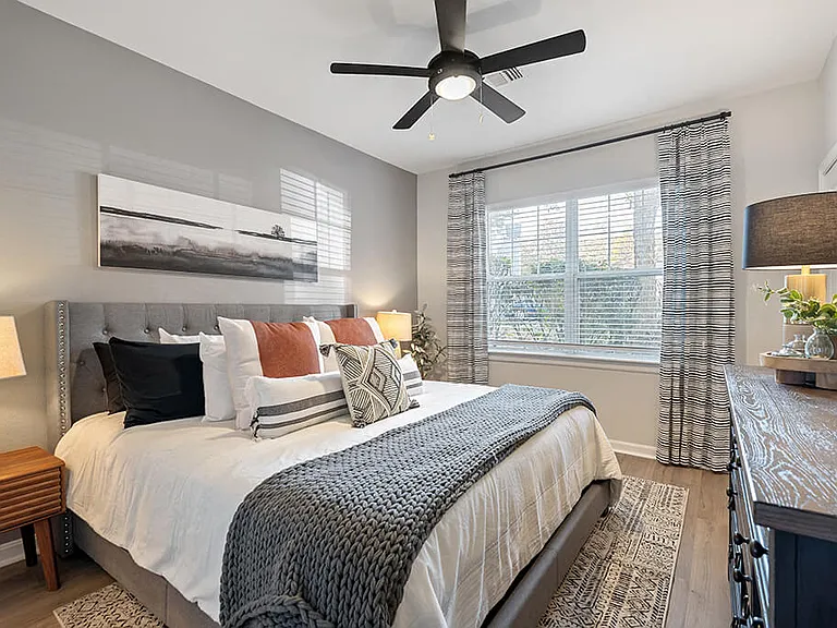 River Pointe at Den Rock Apartments — Photo 6