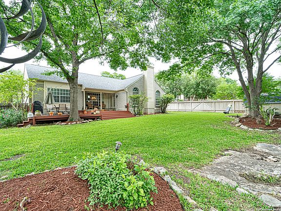 2nd image of 826 Stoneway Drive
