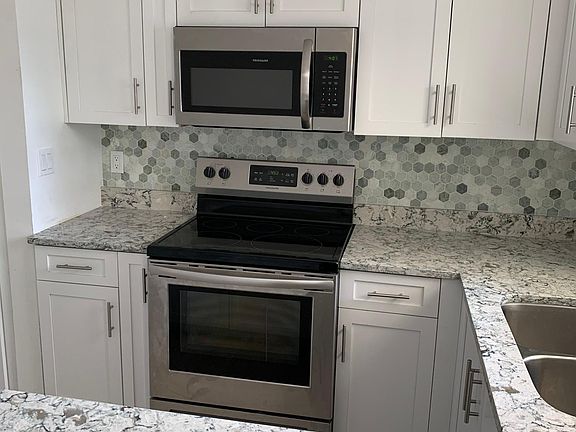 2nd image of 234 SW 19th St APT 2