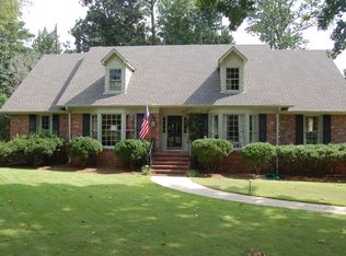 2319 Fox Glen Cir, Vestavia, AL 35216
