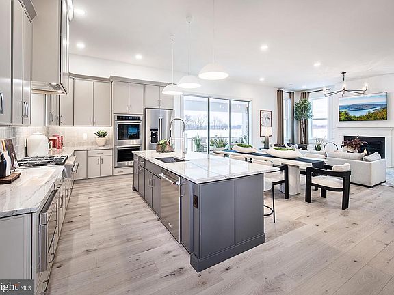 7th image of this home