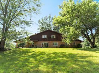 2880 Sylvan Rd, Chelsea, MI 48118